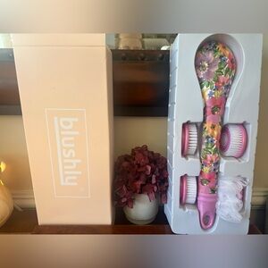Blushy Cleansing & Exfoliating Body Brush With 4 Brush Heads Pink Floral- NIB